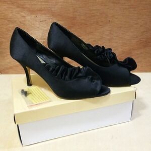 Ann  Marino heels sz 10 Classy, Elegant, Stylish